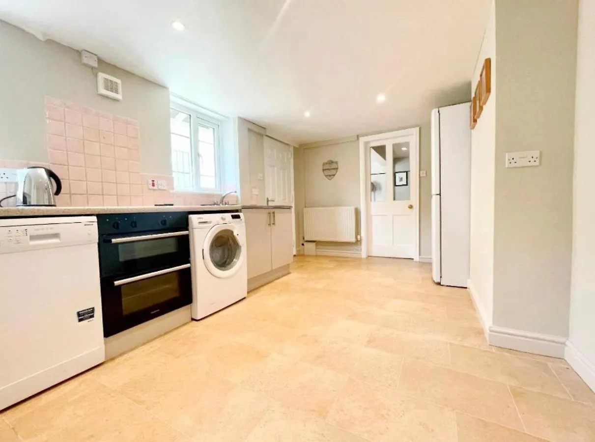 Cheltenham Central Apartment, Parking, Close Bars & Restaurants United Kingdom