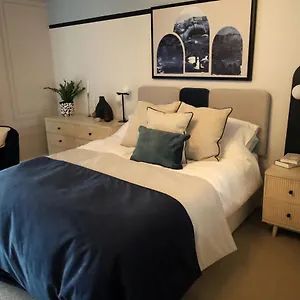  Apartment Wesley House - Fantastic Location With Free Parking