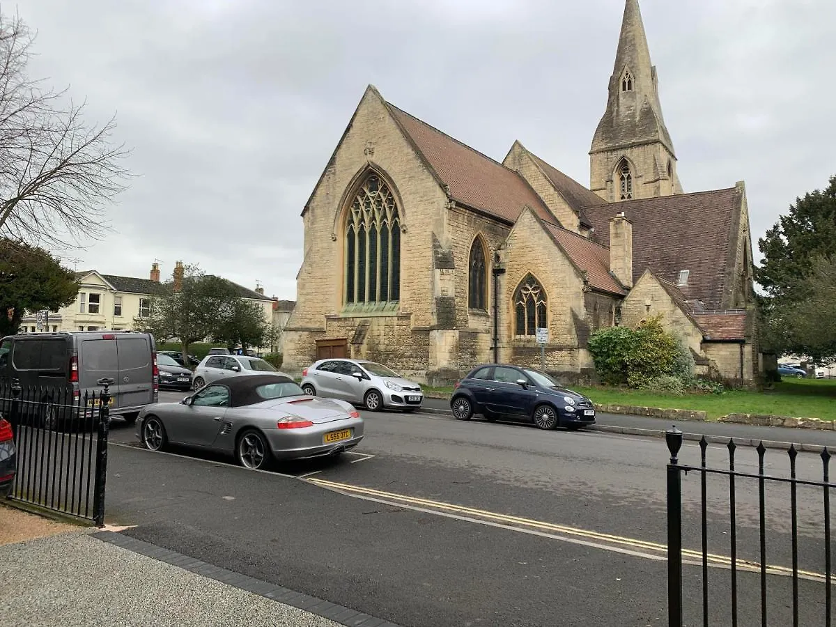 Cheltenham Central Apartment, Parking, Close Bars & Restaurants Apartamento