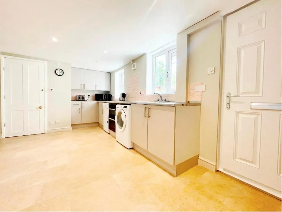 Cheltenham Central Apartment, Parking, Close Bars & Restaurants Apartamento