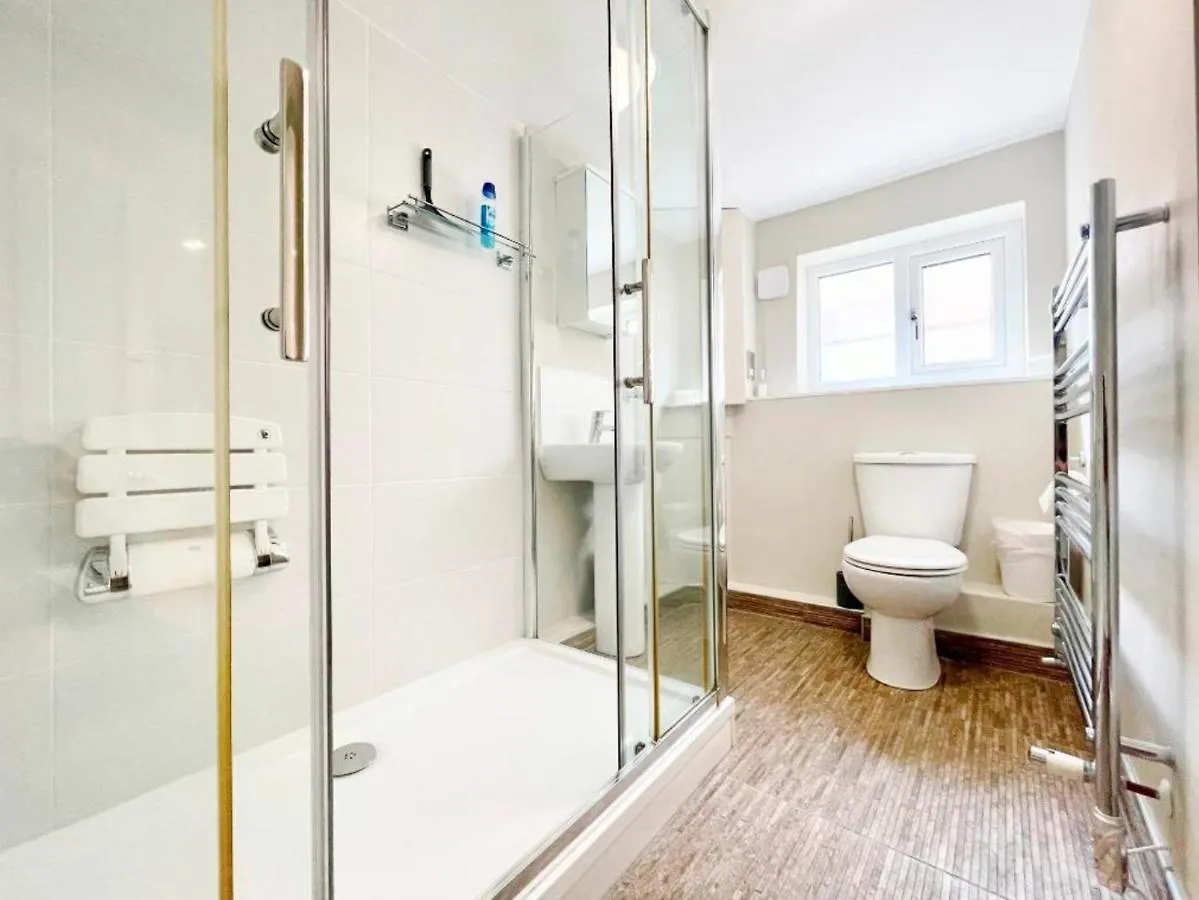 Cheltenham Central Apartment, Parking, Close Bars & Restaurants 0*,  Reino Unido